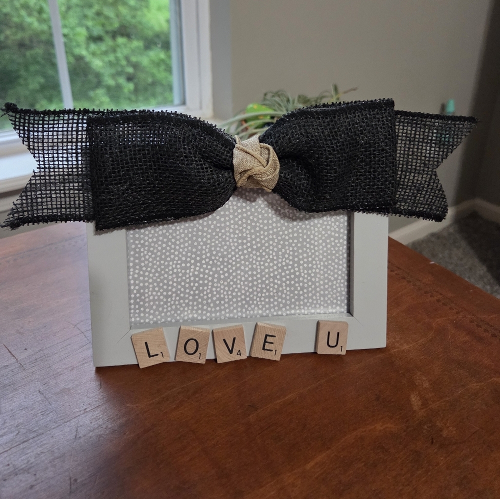 Picture Frame with "Love U"